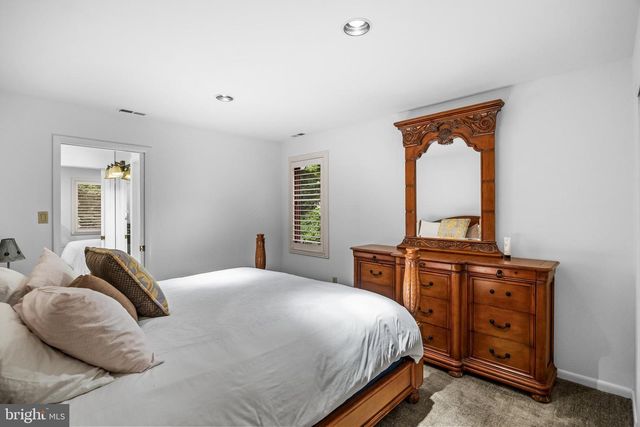 14 E RIDING DR, Cherry Hill, NJ 08003