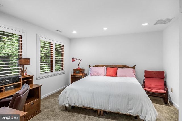14 E RIDING DR, Cherry Hill, NJ 08003