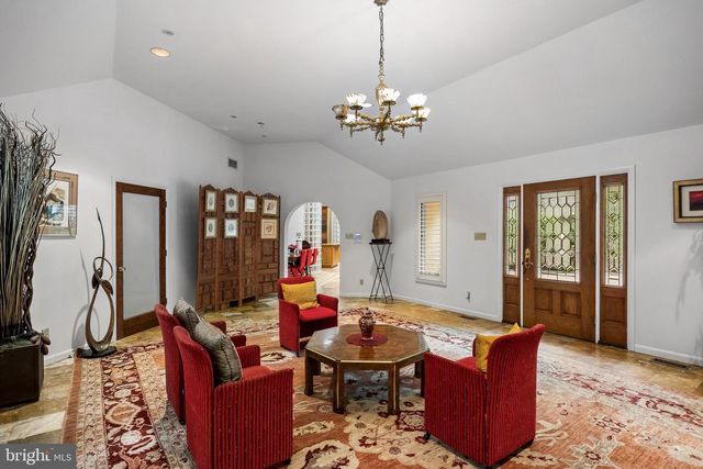 14 E RIDING DR, Cherry Hill, NJ 08003