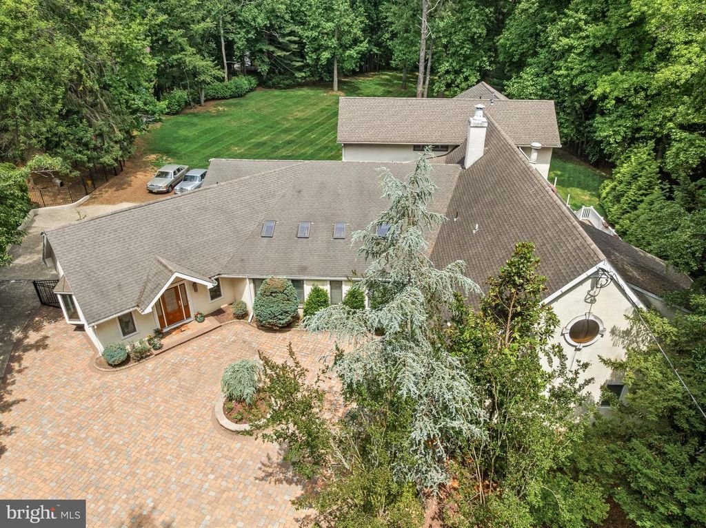 14 E RIDING DR, Cherry Hill, NJ 08003