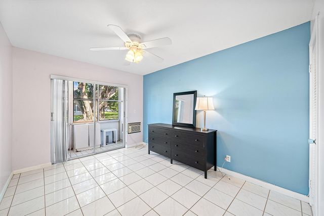 203 Coventry I 203, West Palm Beach, FL 33417