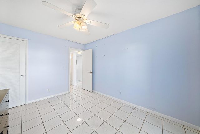 203 Coventry I 203, West Palm Beach, FL 33417