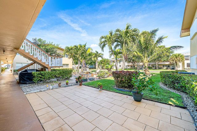 203 Coventry I 203, West Palm Beach, FL 33417