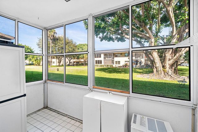 203 Coventry I 203, West Palm Beach, FL 33417