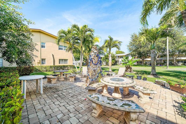 203 Coventry I 203, West Palm Beach, FL 33417