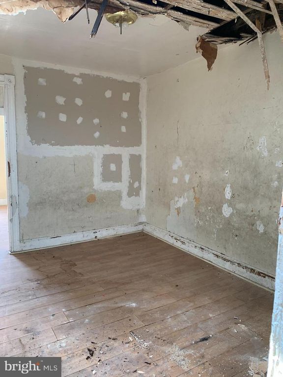 Image 10 of property listing at 2332 W BALTIMORE ST, Baltimore, MD 21223