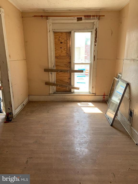 Image 2 of property listing at 2332 W BALTIMORE ST, Baltimore, MD 21223