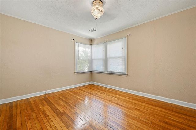 8101 GOODMAN Street, Overland Park, KS 66204