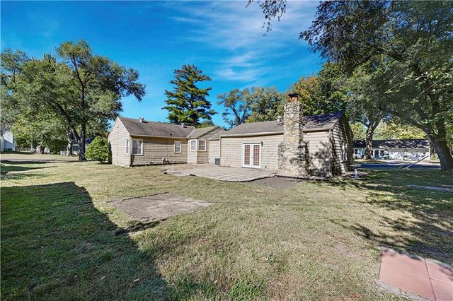 8101 GOODMAN Street, Overland Park, KS 66204