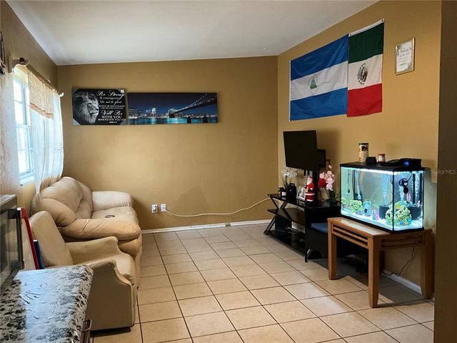 110 COUNTRY CLUB CIRCLE, Sanford, FL 32771