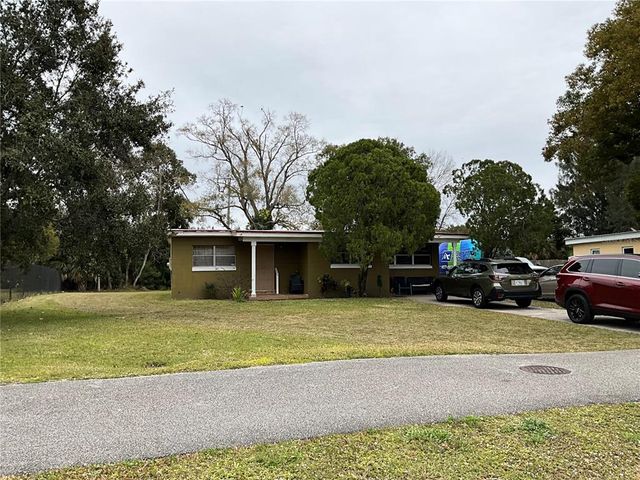 110 COUNTRY CLUB CIRCLE, Sanford, FL 32771