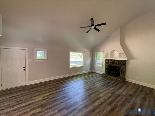7700 Timber Dr, New Kent, VA 23141