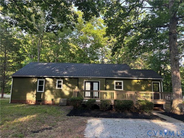 7700 Timber Dr, New Kent, VA 23141