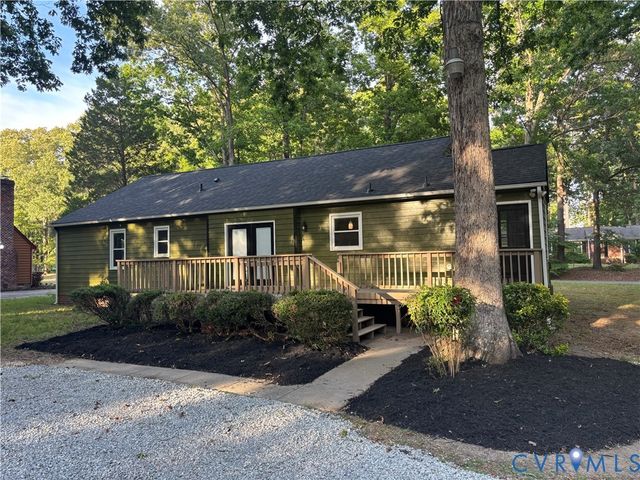 7700 Timber Dr, New Kent, VA 23141