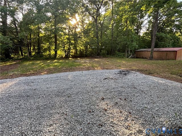 7700 Timber Dr, New Kent, VA 23141