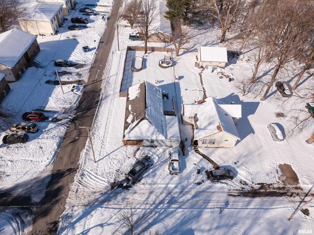 1201 N 11TH Street, Herrin, IL 62959