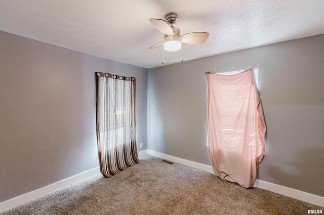 1201 N 11TH Street, Herrin, IL 62959