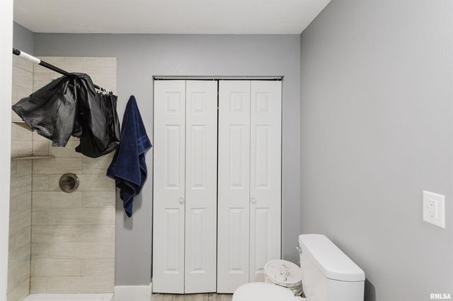 1201 N 11TH Street, Herrin, IL 62959