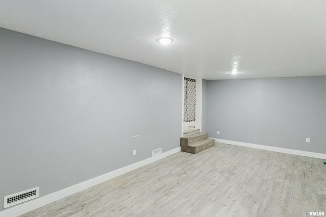 1201 N 11TH Street, Herrin, IL 62959