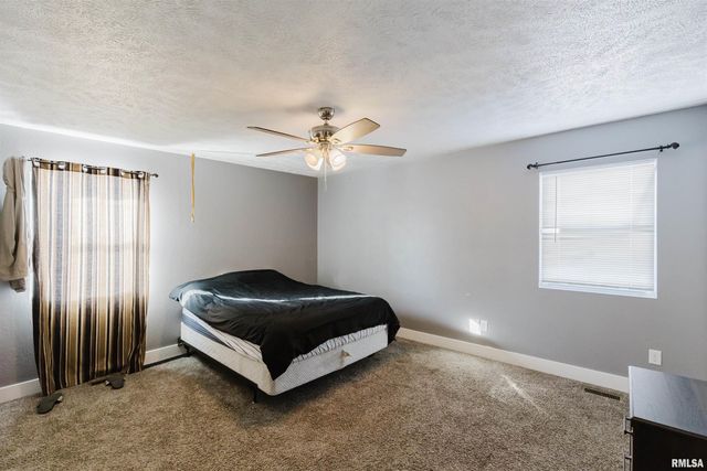 1201 N 11TH Street, Herrin, IL 62959