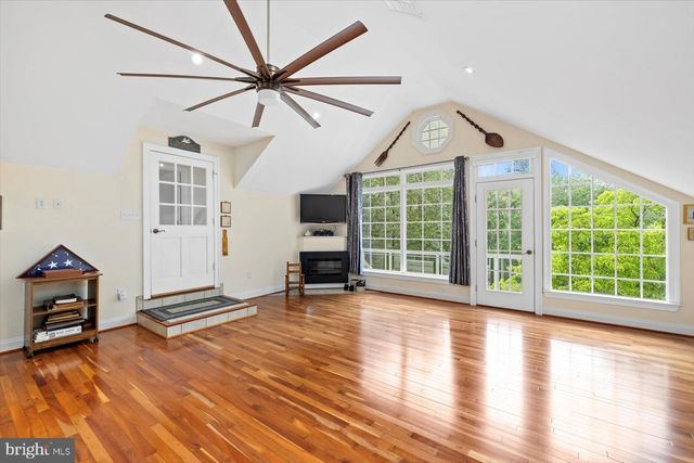 6360 TENNIS CT, Boston, VA 22713