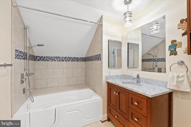 6360 TENNIS CT, Boston, VA 22713