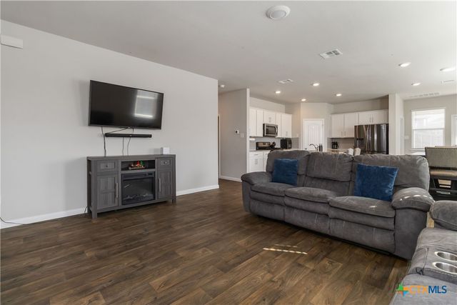 104 Sky Meadows Circle, San Marcos, TX 78666