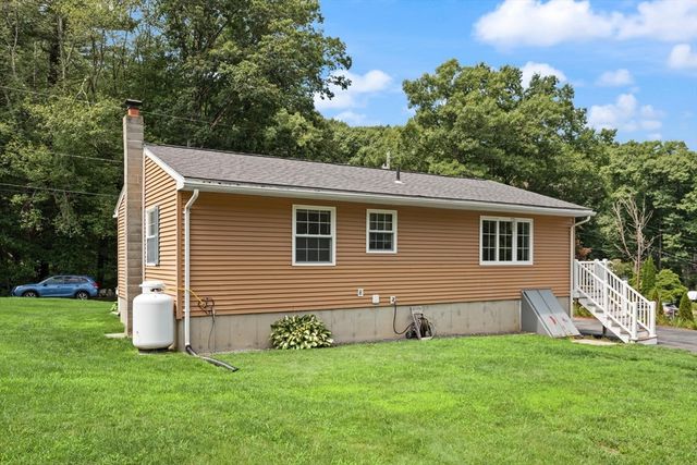 64 Larned Rd, Oxford, MA 01540