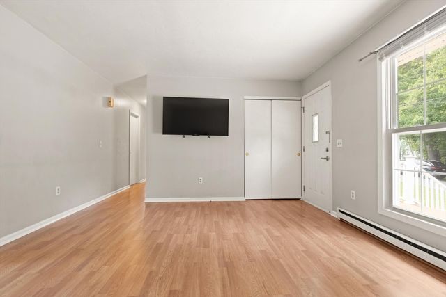 64 Larned Rd, Oxford, MA 01540
