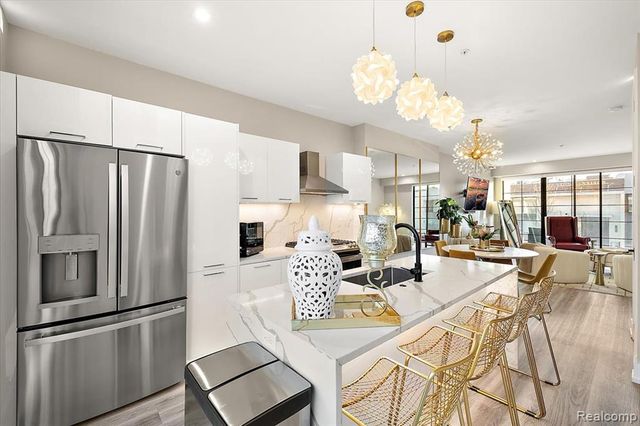 533 E Harrison Avenue 41, Royal Oak, MI 48067