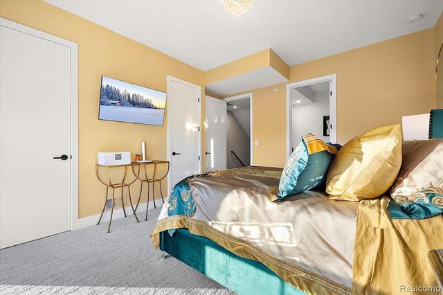 533 E Harrison Avenue 41, Royal Oak, MI 48067