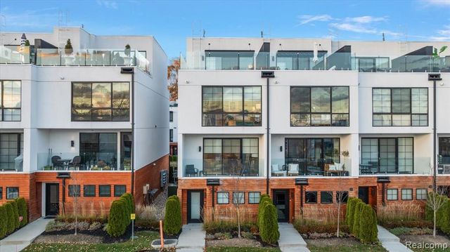 533 E Harrison Avenue 41, Royal Oak, MI 48067