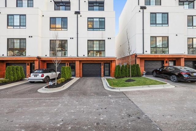 533 E Harrison Avenue 41, Royal Oak, MI 48067