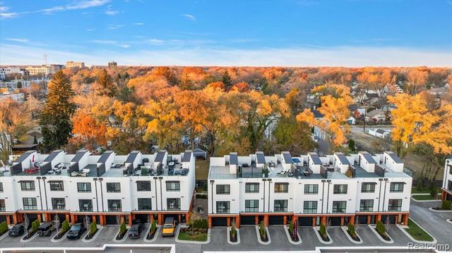 533 E Harrison Avenue 41, Royal Oak, MI 48067