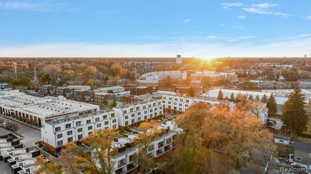 533 E Harrison Avenue 41, Royal Oak, MI 48067