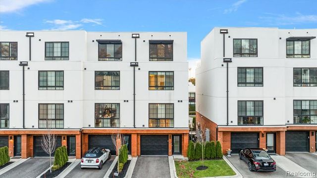 533 E Harrison Avenue 41, Royal Oak, MI 48067