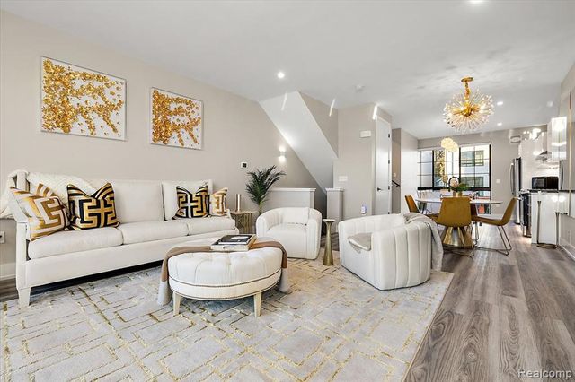 533 E Harrison Avenue 41, Royal Oak, MI 48067