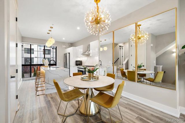 533 E Harrison Avenue 41, Royal Oak, MI 48067