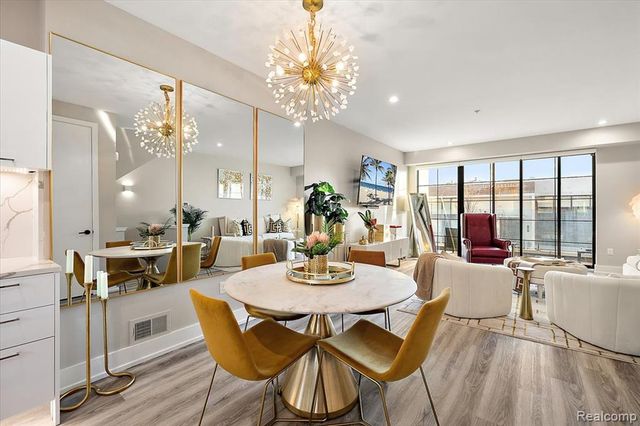 533 E Harrison Avenue 41, Royal Oak, MI 48067