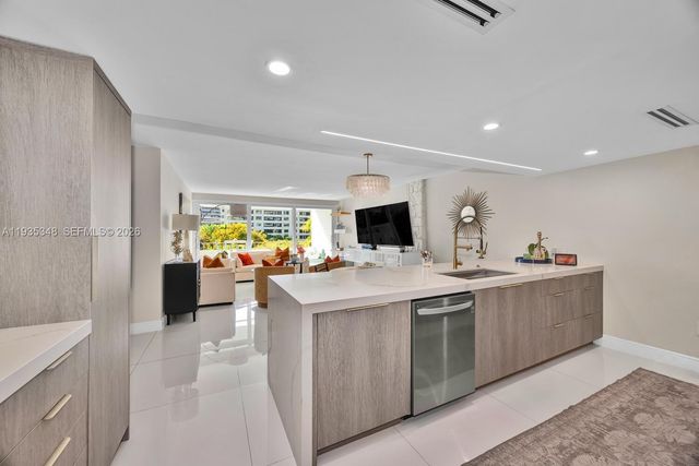 155 Ocean Lane Dr 413, Key Biscayne, FL 33149