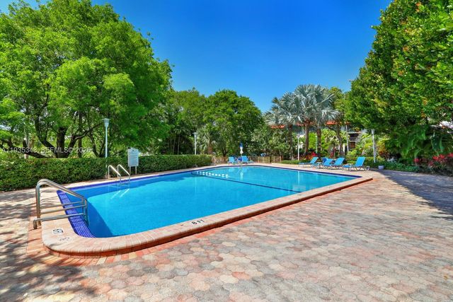 155 Ocean Lane Dr 413, Key Biscayne, FL 33149