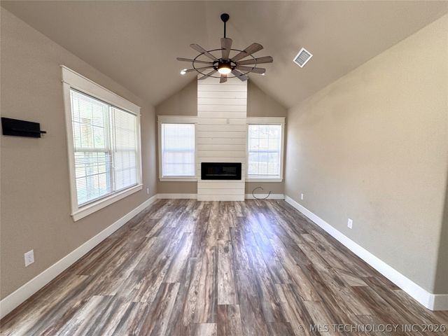 411 S Lee Avenue, Tahlequah, OK 74464