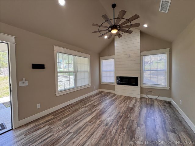 411 S Lee Avenue, Tahlequah, OK 74464