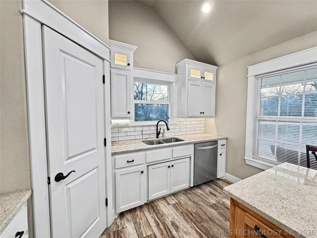 411 S Lee Avenue, Tahlequah, OK 74464