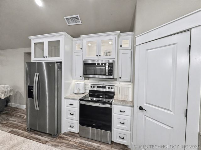 411 S Lee Avenue, Tahlequah, OK 74464