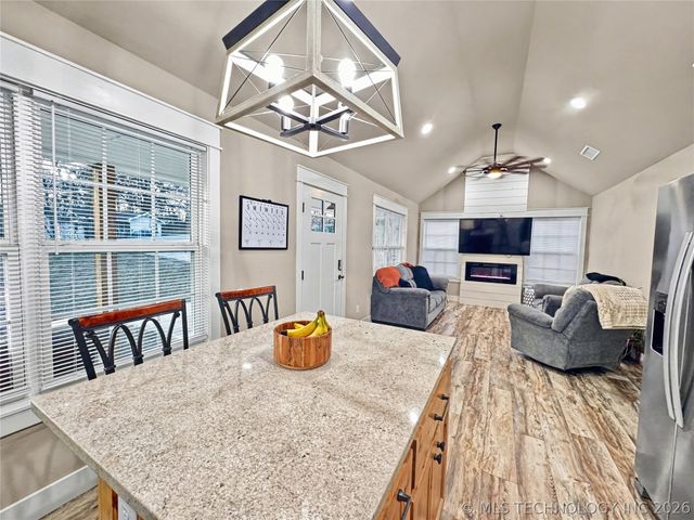 411 S Lee Avenue, Tahlequah, OK 74464