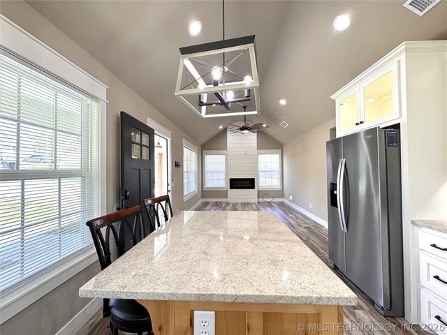 411 S Lee Avenue, Tahlequah, OK 74464