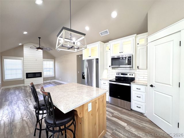 411 S Lee Avenue, Tahlequah, OK 74464