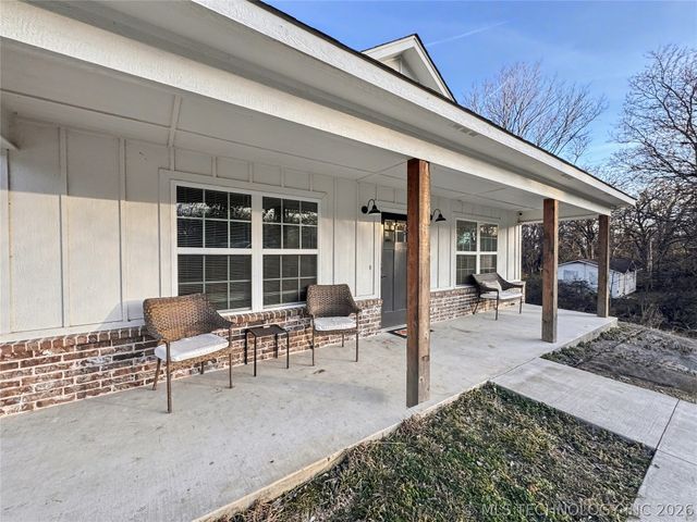 411 S Lee Avenue, Tahlequah, OK 74464