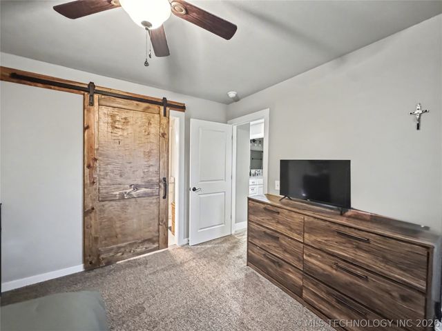 411 S Lee Avenue, Tahlequah, OK 74464